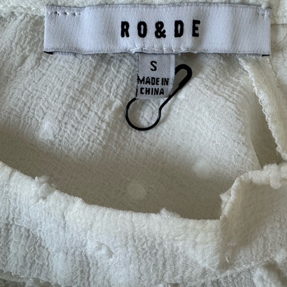 ❤️ Ro & De Cream Ruffled Blouse with Bib Collar and Short Sleeves - Picture 5 of 7